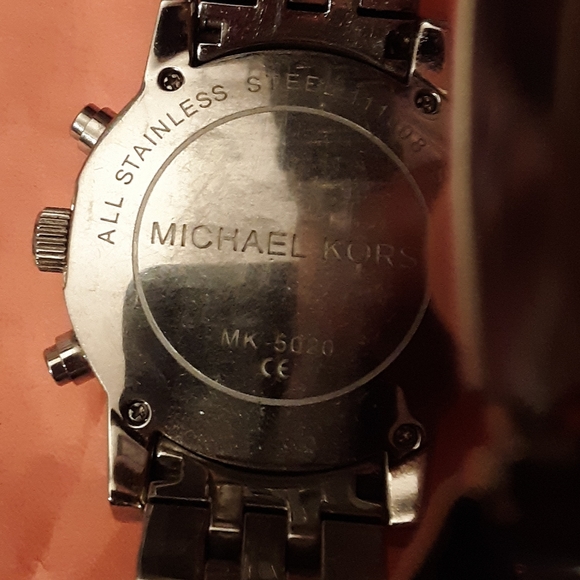 Michael Kors stainless steel silver watch - Picture 8 of 12